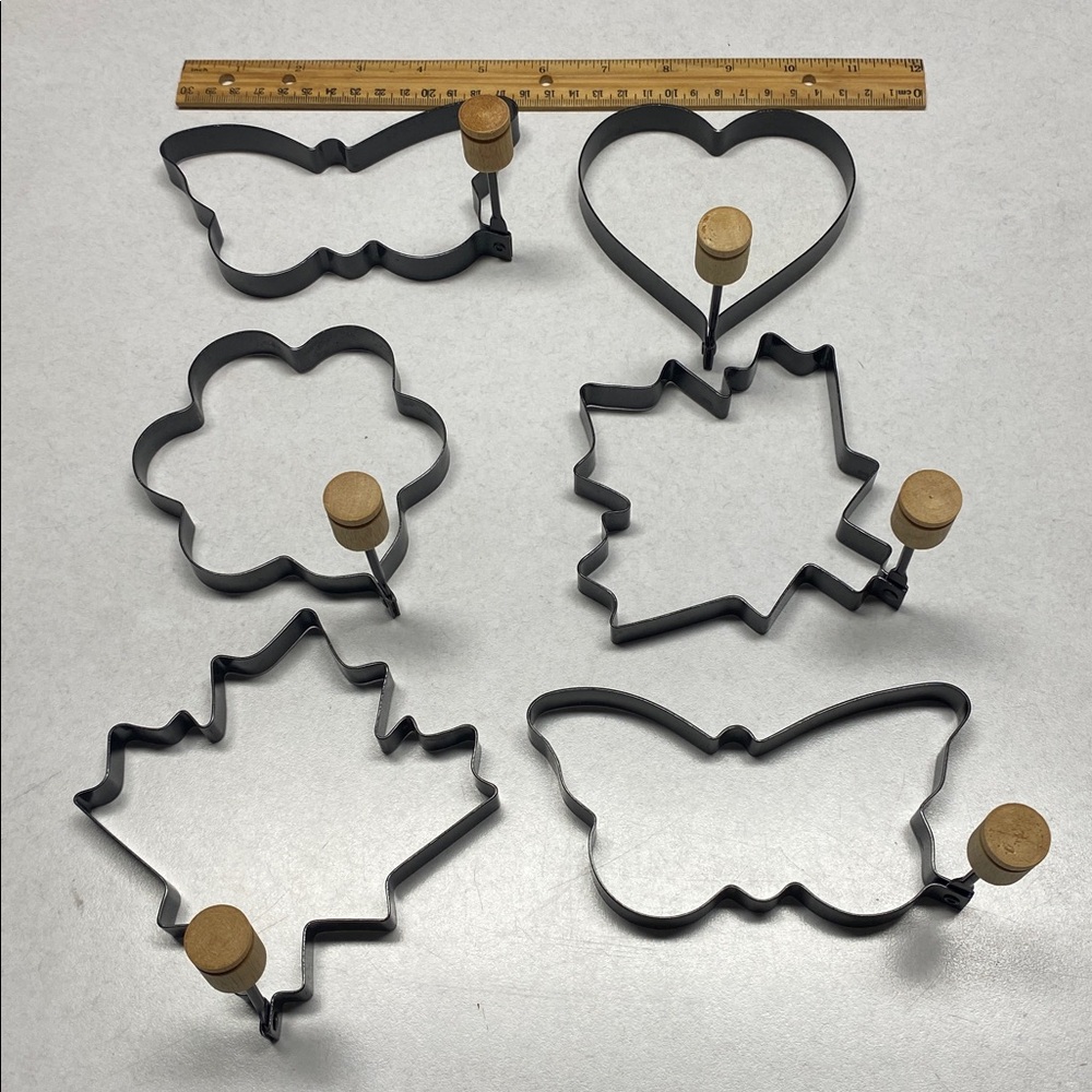 Non-Stick Metal Pancake / Egg Molds Set of 6.